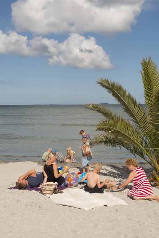 Frederikshavn Nordstrand Camping & Cottages Exteriör bild